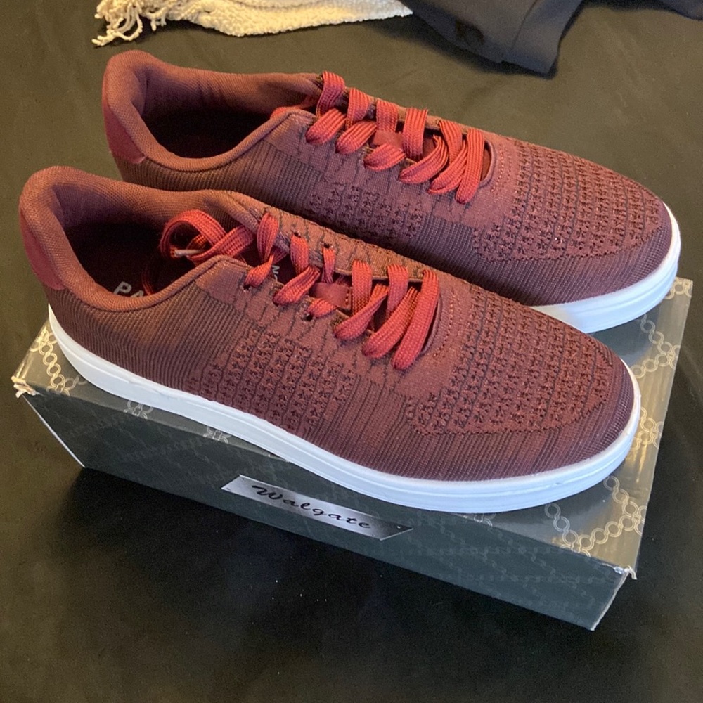 Maroon mens dress sneaker
